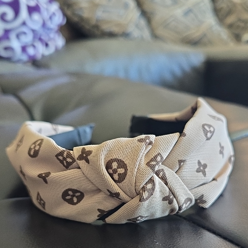 Headband Top Knot Beige and Brown Patterned - Picture 2 of 6